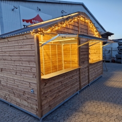 Stor salgsbod set fra siden 5x3 M 
